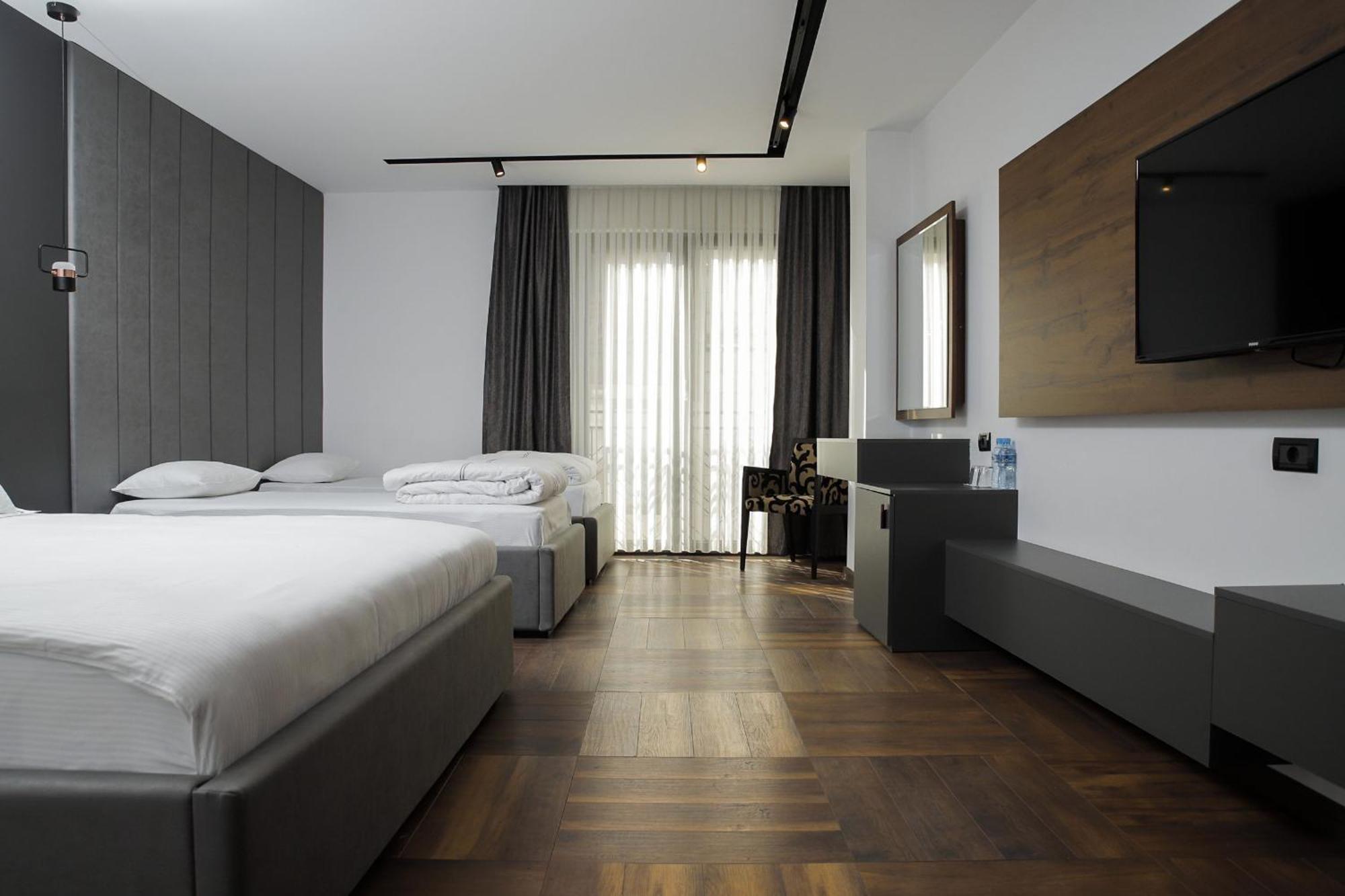 Triumf Hotel Прізрен Екстер'єр фото