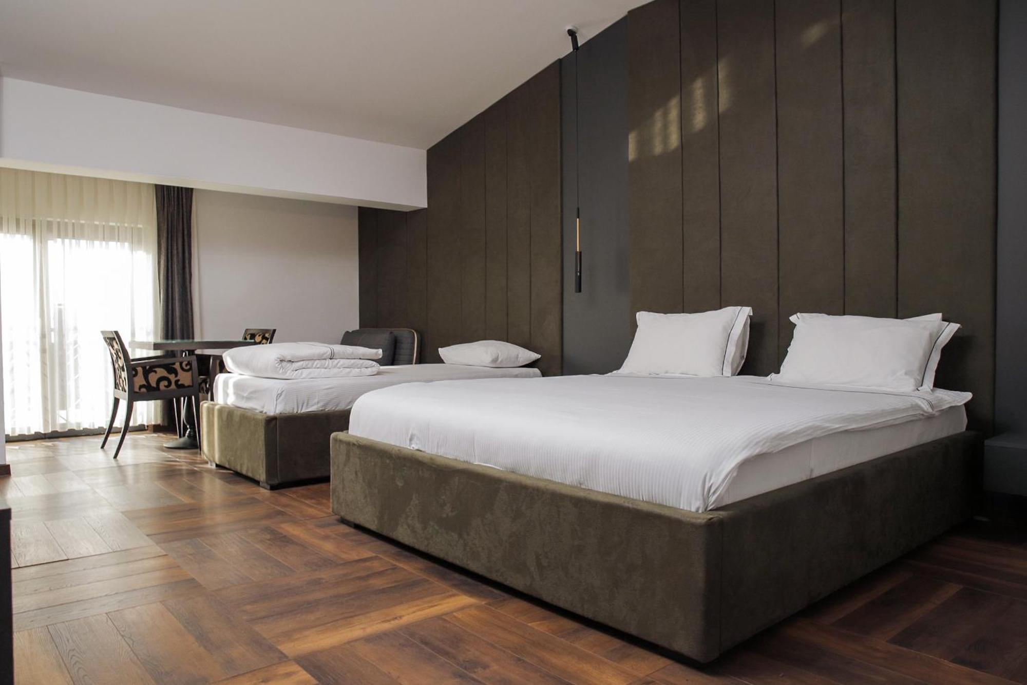 Triumf Hotel Прізрен Екстер'єр фото